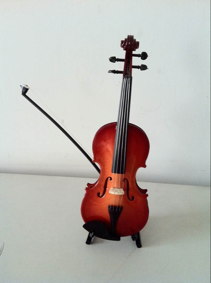 Miniature Artisan Violin Display Set